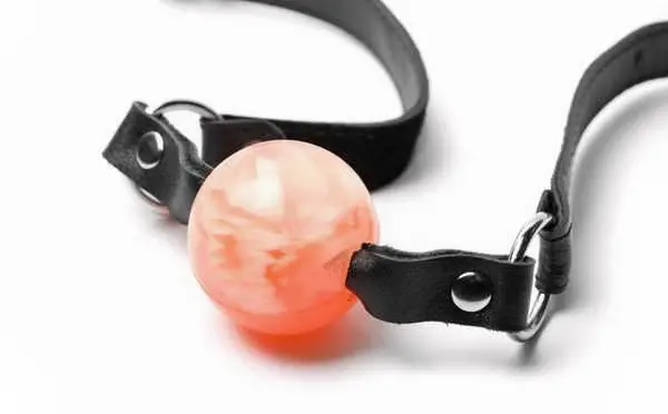 发现我的字母圈情结：从好奇到沉醉的旅程 一