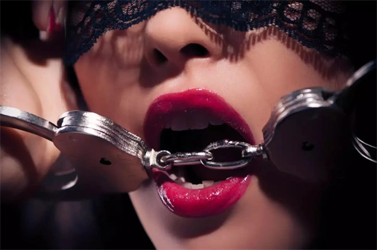 我竟然在BDSM圈找到了我的真实身份 一