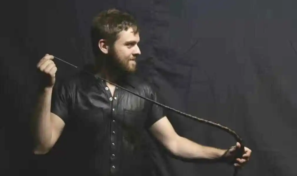 深入了解s属性:你在BDSM中需要知道的关键要素是什么? 一