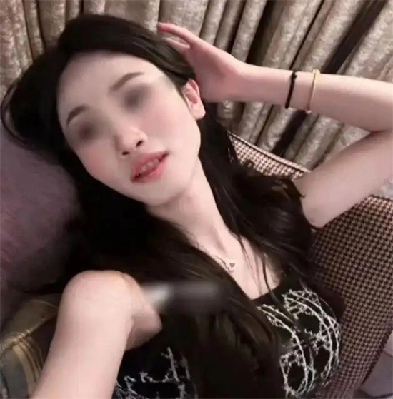 “S倾向揭秘：如何理解在BDSM中的角色扮演和情感连接？” 一