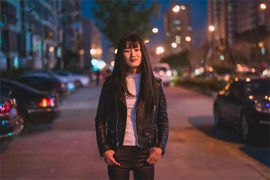 “当代女王为何在‘控制’与‘释放’中找到满足感? 一